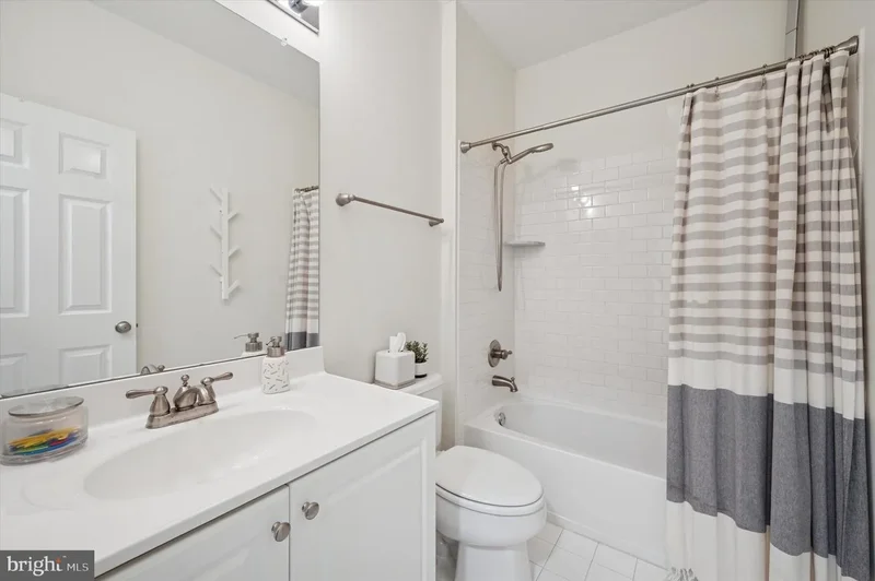 610 Captains Way, Philadelphia, Pennsylvania, United States. - Photo 17
