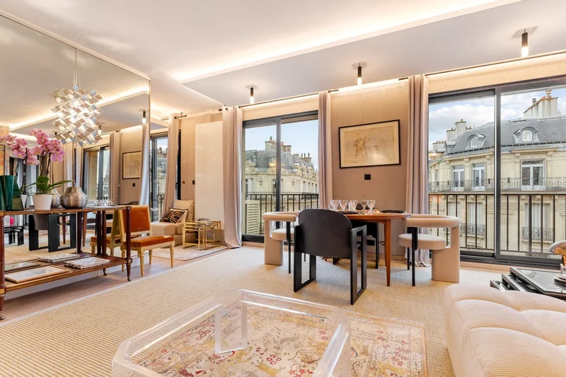 Avenue George V, Paris, Île-de-France, France. - Photo 8