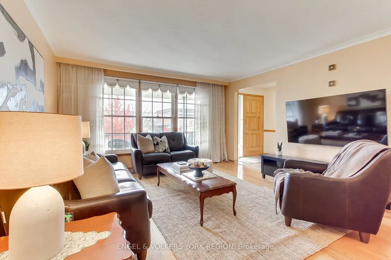 234 Maple Leaf Drive, Toronto, Ontario, Canada. - Photo 19