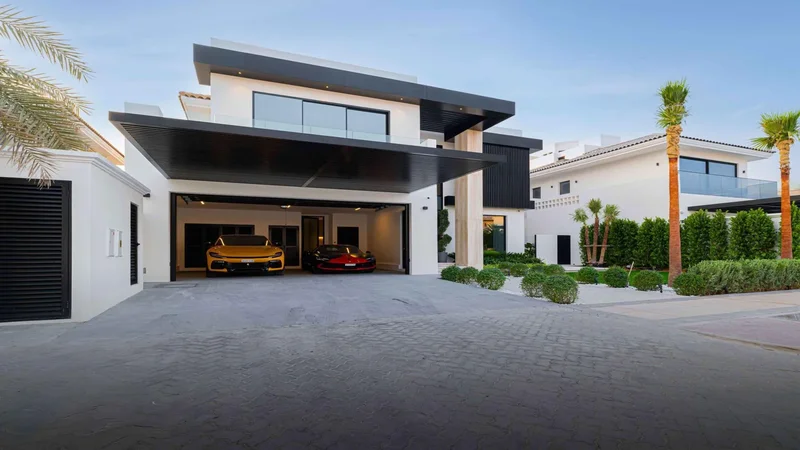 Premium 6-Bed Villa for Sale in Palm Jumeirah  Three-Storey Design