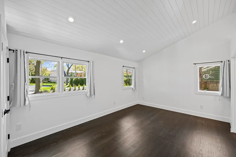 10 Shinnecock Lane, Hampton Bays, NY 11946, Hampton Bays, New York, United States. - Photo 3
