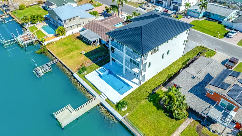 534 Crystal Dr, Madeira Beach, FL 33708, Madeira Beach, Florida, United States. - Photo 89