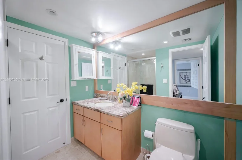 3 Grove Isle Dr C308, Miami, Florida, United States. - Photo 13