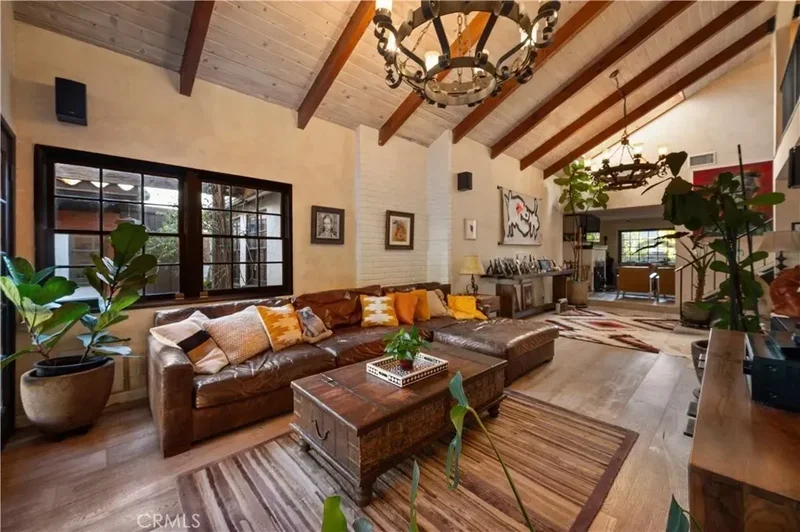 5526 Fulton Avenue, Los Angeles, California, United States. - Photo 3