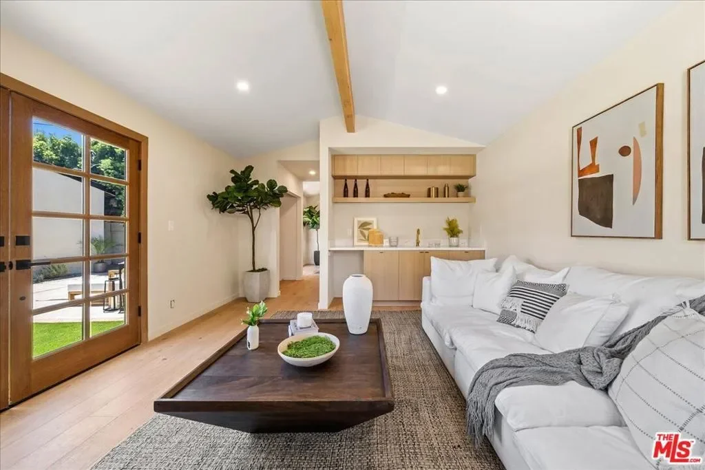 14537 Hesby Street, Los Angeles, California, United States. - Photo 22