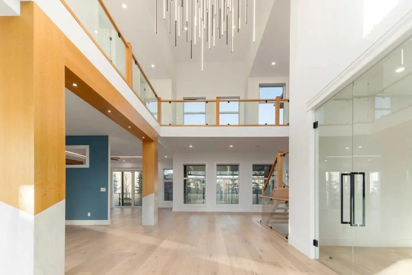 18 Damkar Drive, Calgary, Alberta, Canada. - Photo 2