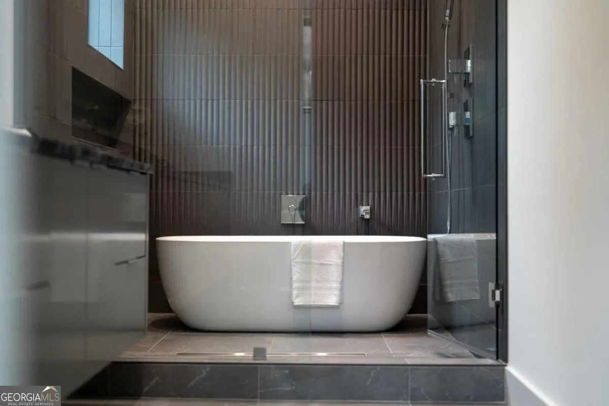 19 Spruell Springs RD NE, Atlanta, Georgia, United States. - Photo 15