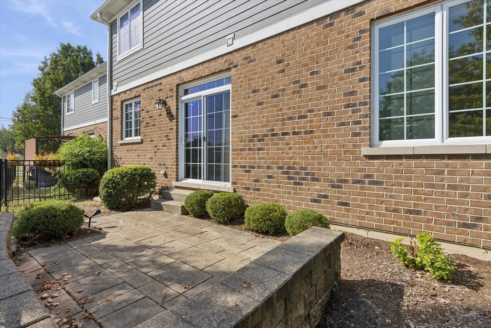 355 W FIRST Avenue, Elmhurst, Illinois, United States. - Photo 3