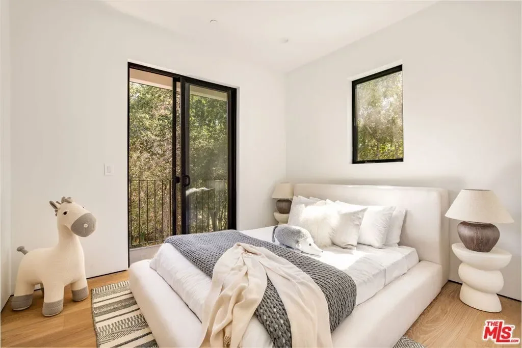 16815 Shileno Place, Los Angeles, California, United States. - Photo 37
