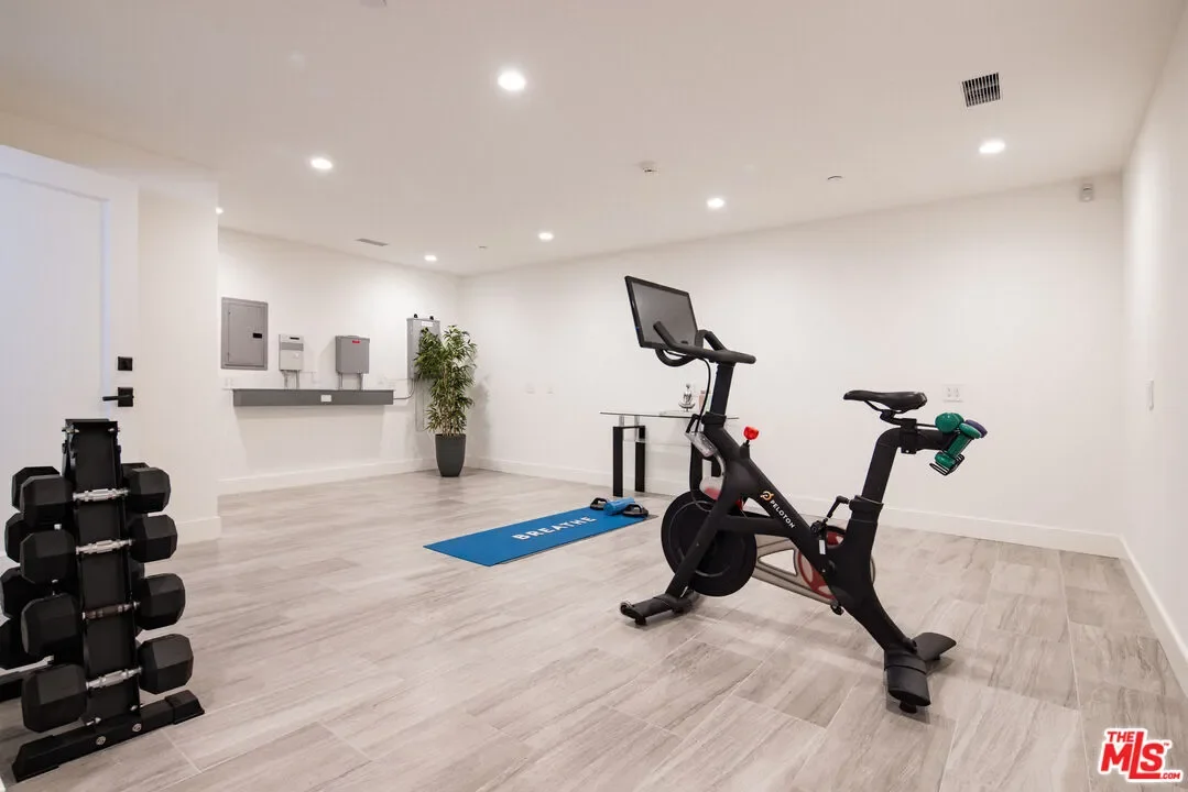 934 1st St, Manhattan Beach, California, United States. - Photo 19