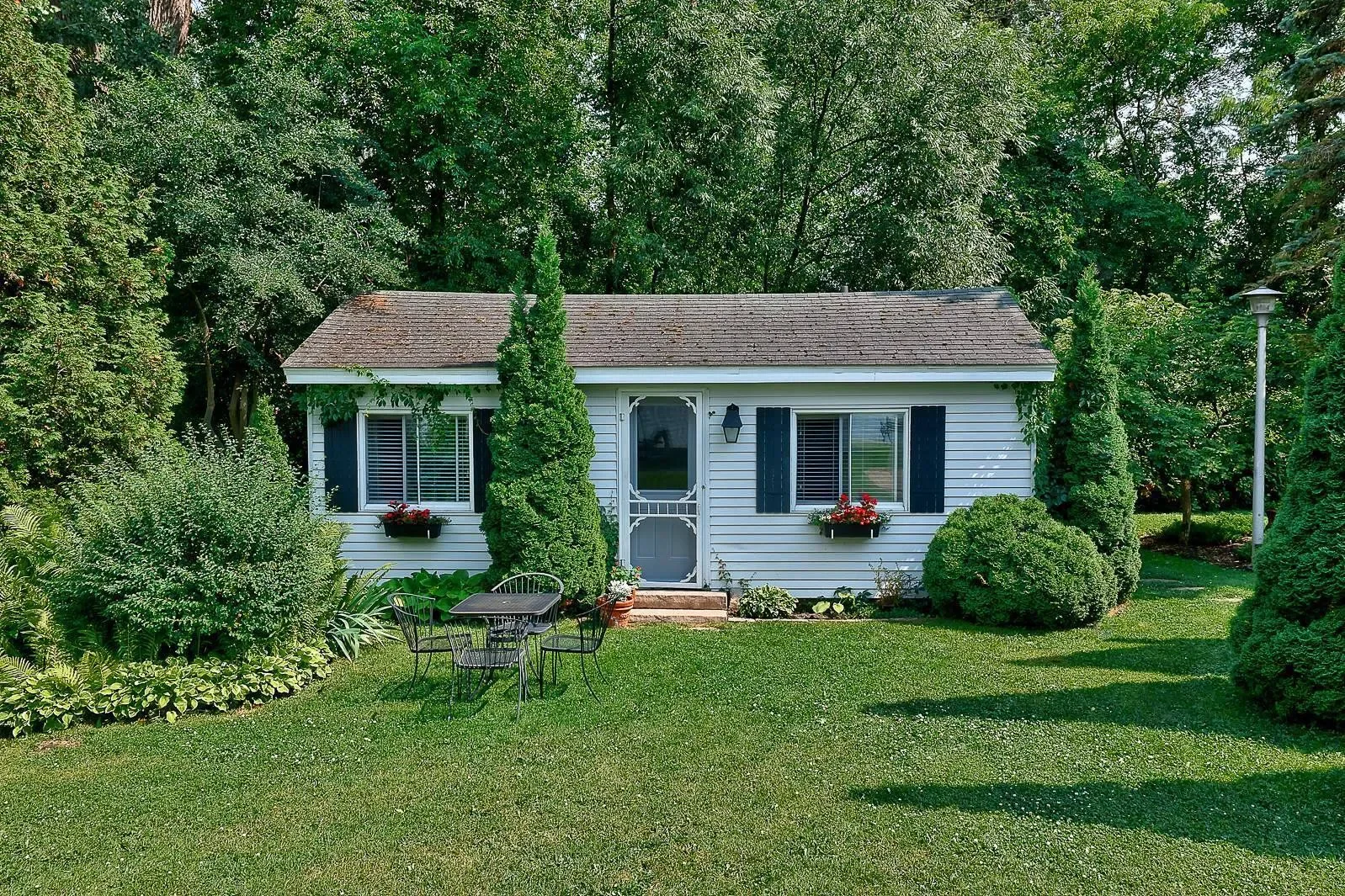 Exterior photo 2