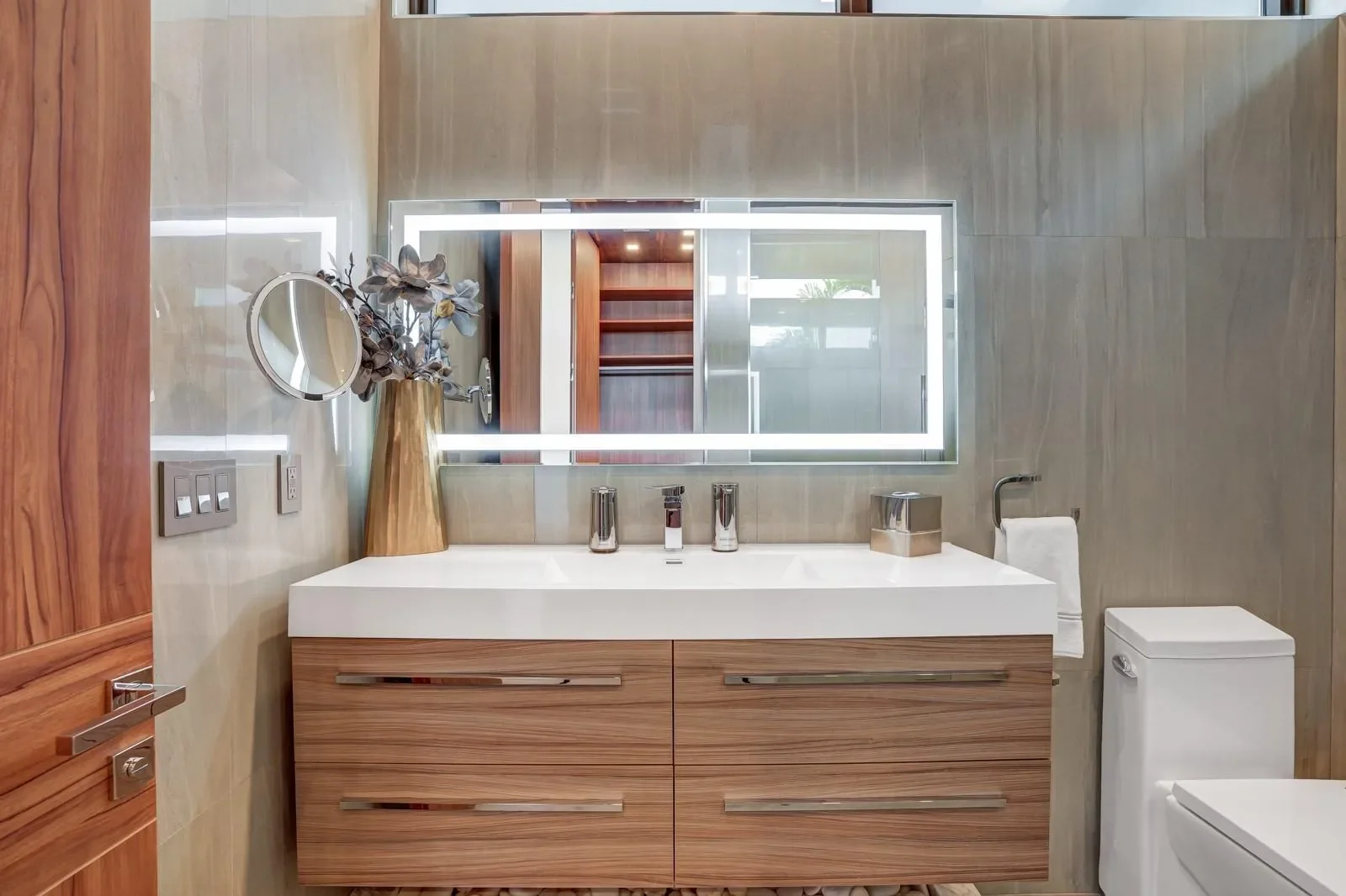 671 Middle River Dr, Fort Lauderdale, Florida, United States. - Photo 64
