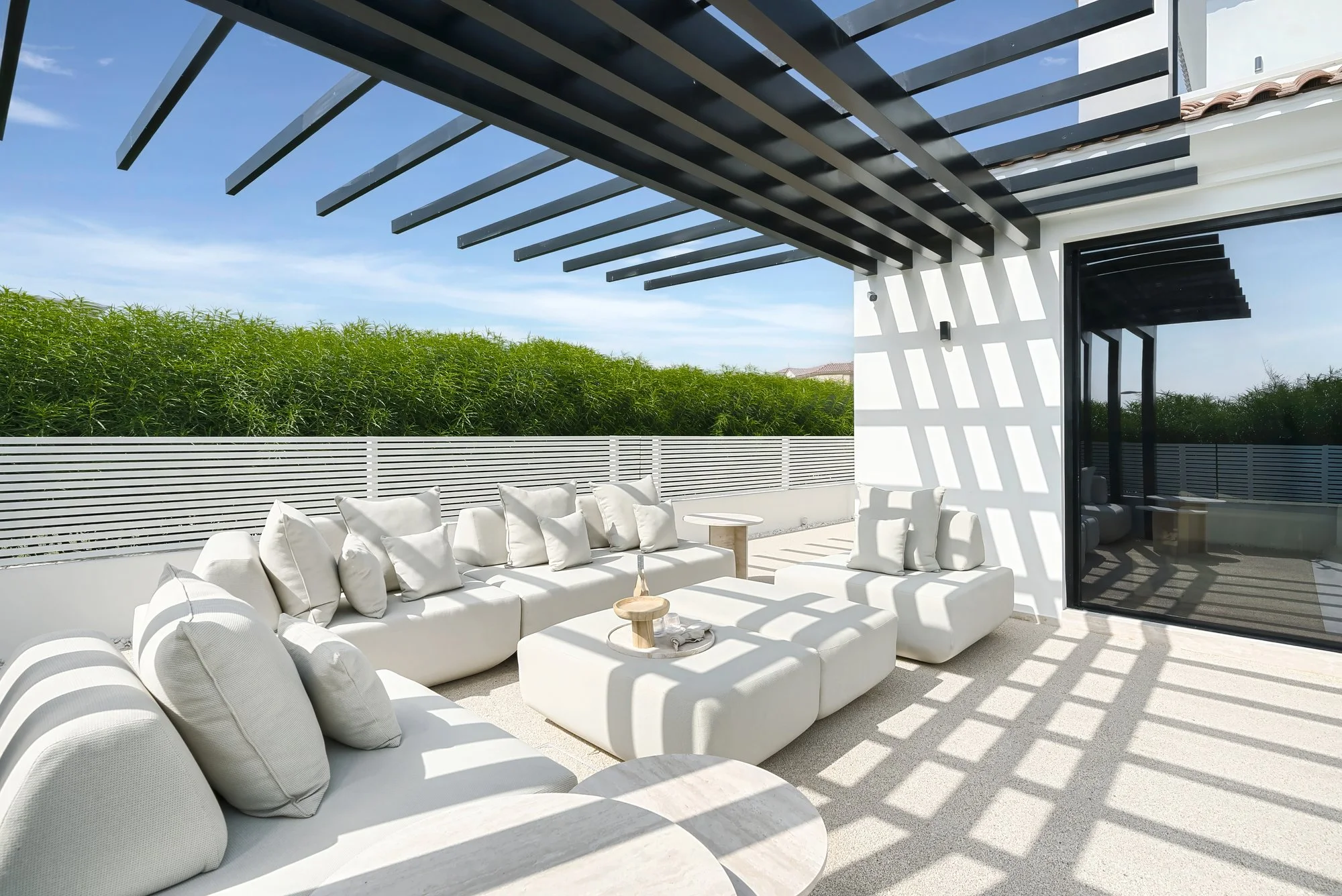 Exterior photo 7