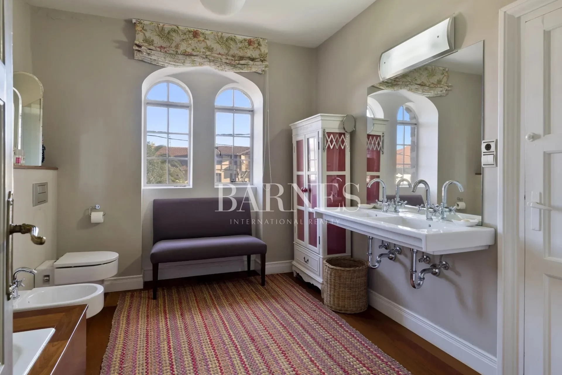 Gallery photo 3
