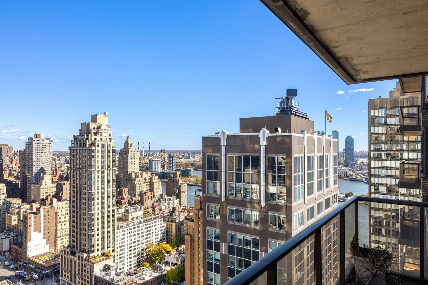 100 UNITED NATIONS PLZ, New York, New York, United States. - Photo 6