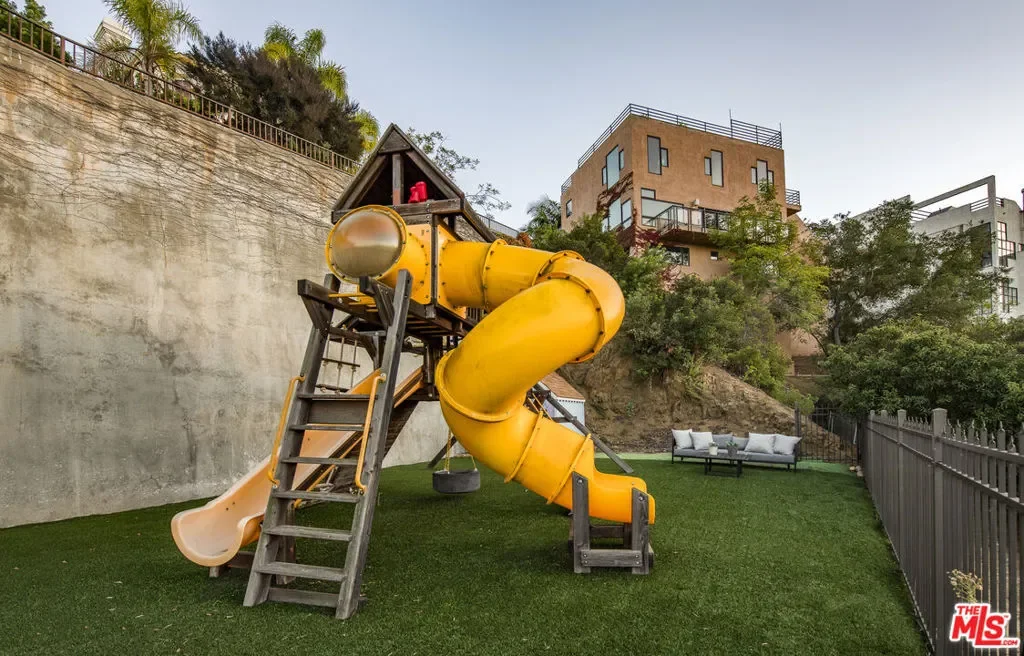 2125 Kew Drive, Los Angeles, California, United States. - Photo 1
