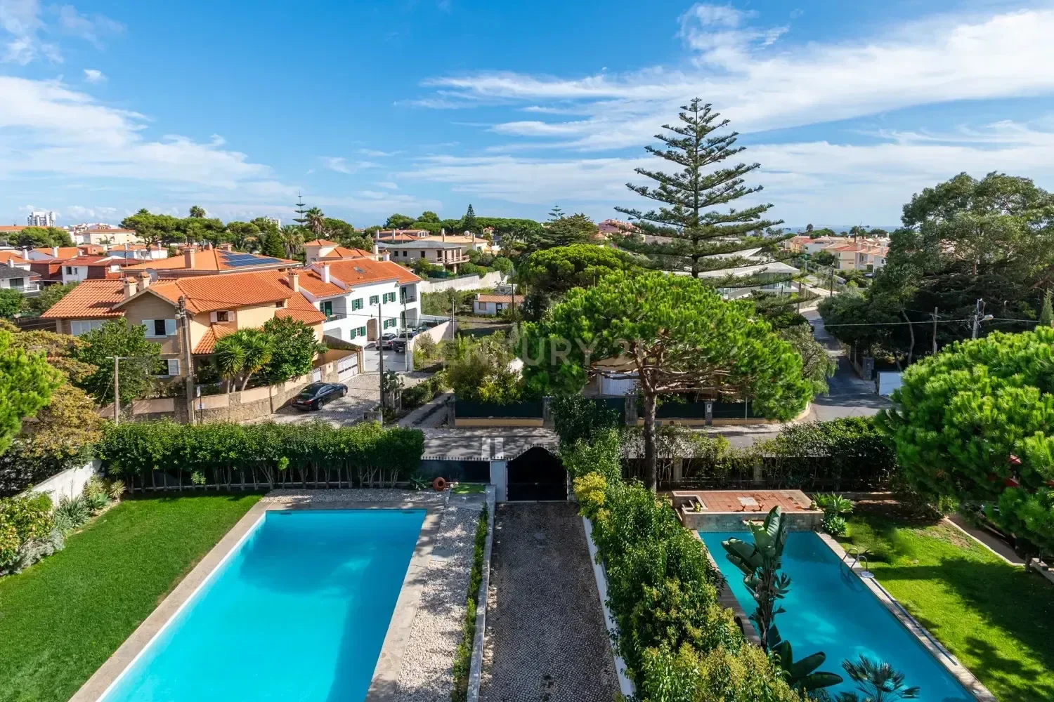 Rua das Perdizes, Cascais e Estoril, Lisbon, Portugal. - Photo 10