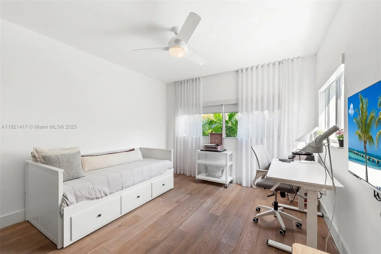 970 S Shore Dr, Miami Beach, Florida, United States. - Photo 18
