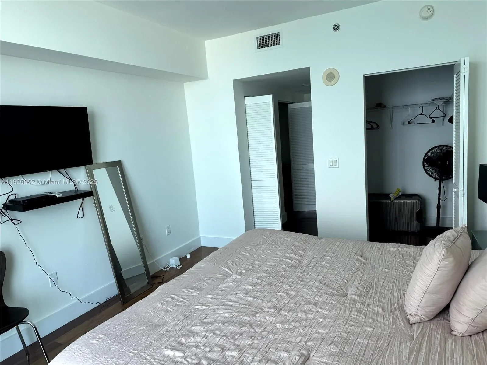 950 Brickell Bay Dr, #3710, Miami, Florida, United States. - Photo 15