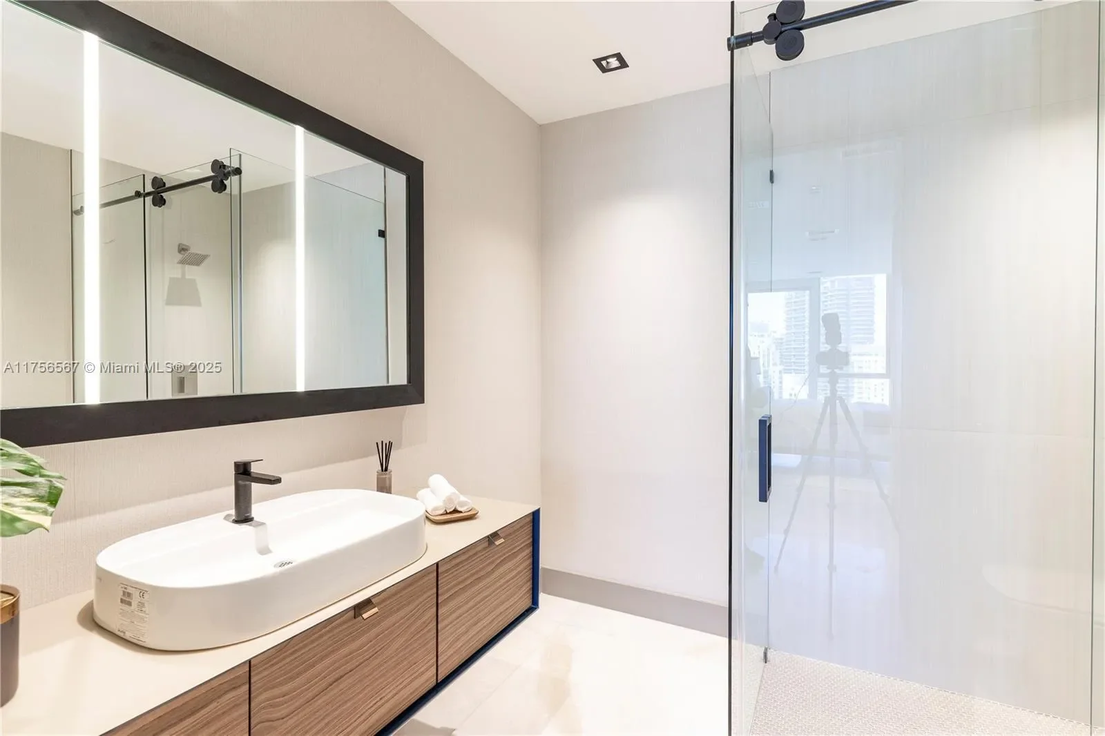 1300 Brickell Bay Dr, #4400, Miami, Florida, United States. - Photo 6