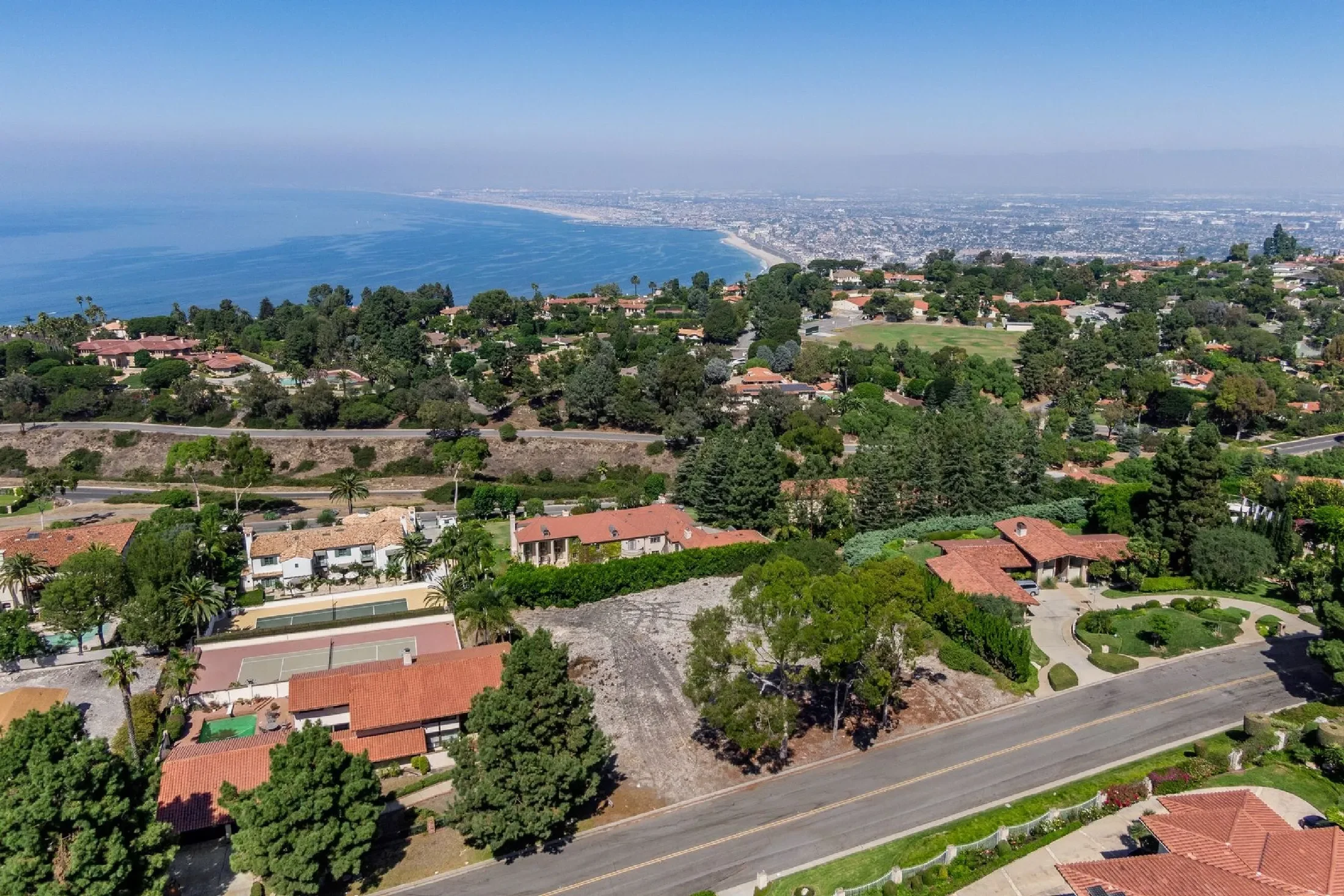 1815 Vía Coronel , Palos Verdes Estates, CA 90274, Palos Verdes Estates, California, United States. - Photo 14