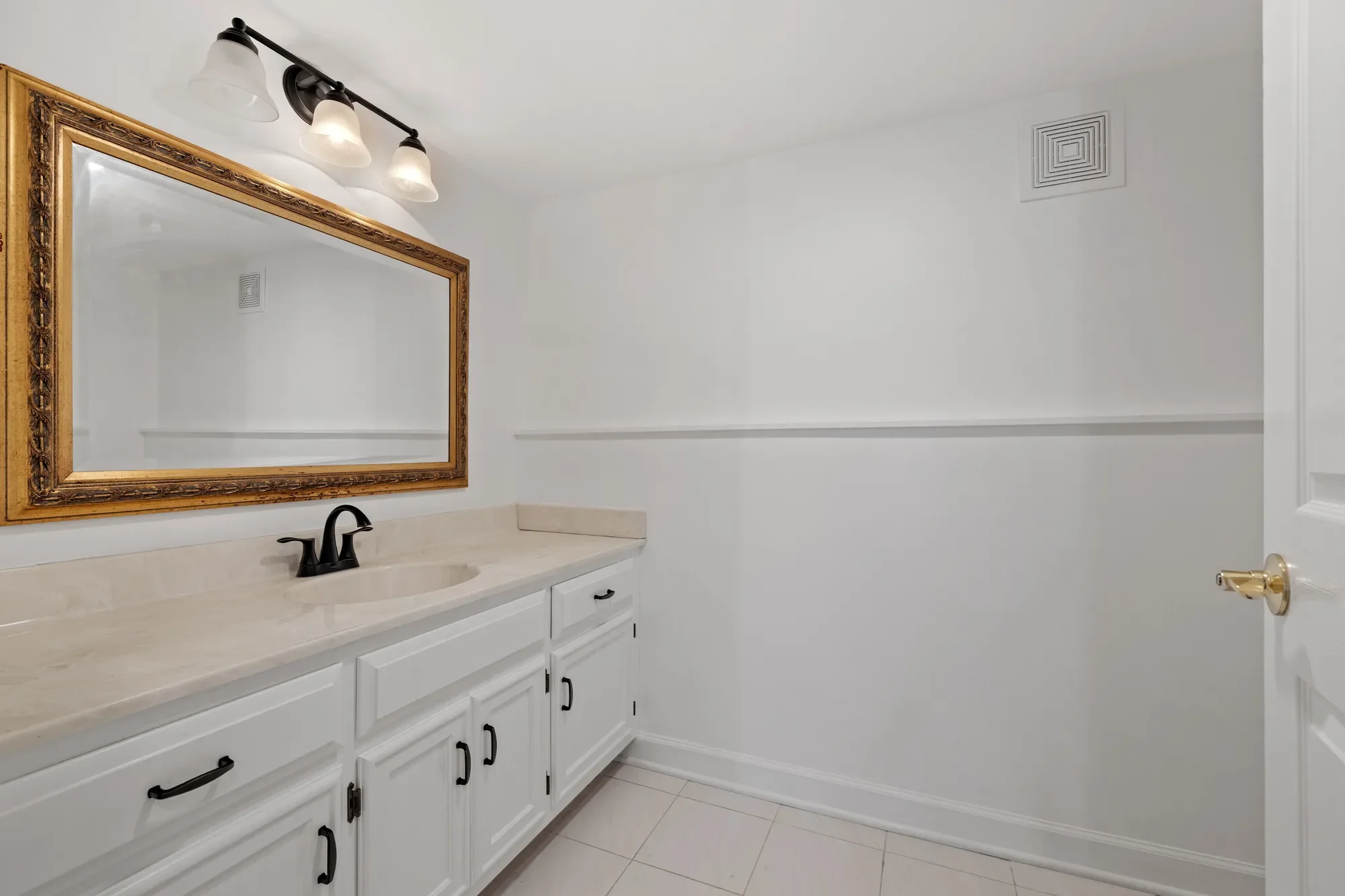 55 Chesterfield Court , Burr Ridge, IL 60522, Burr Ridge, Illinois, United States. - Photo 4