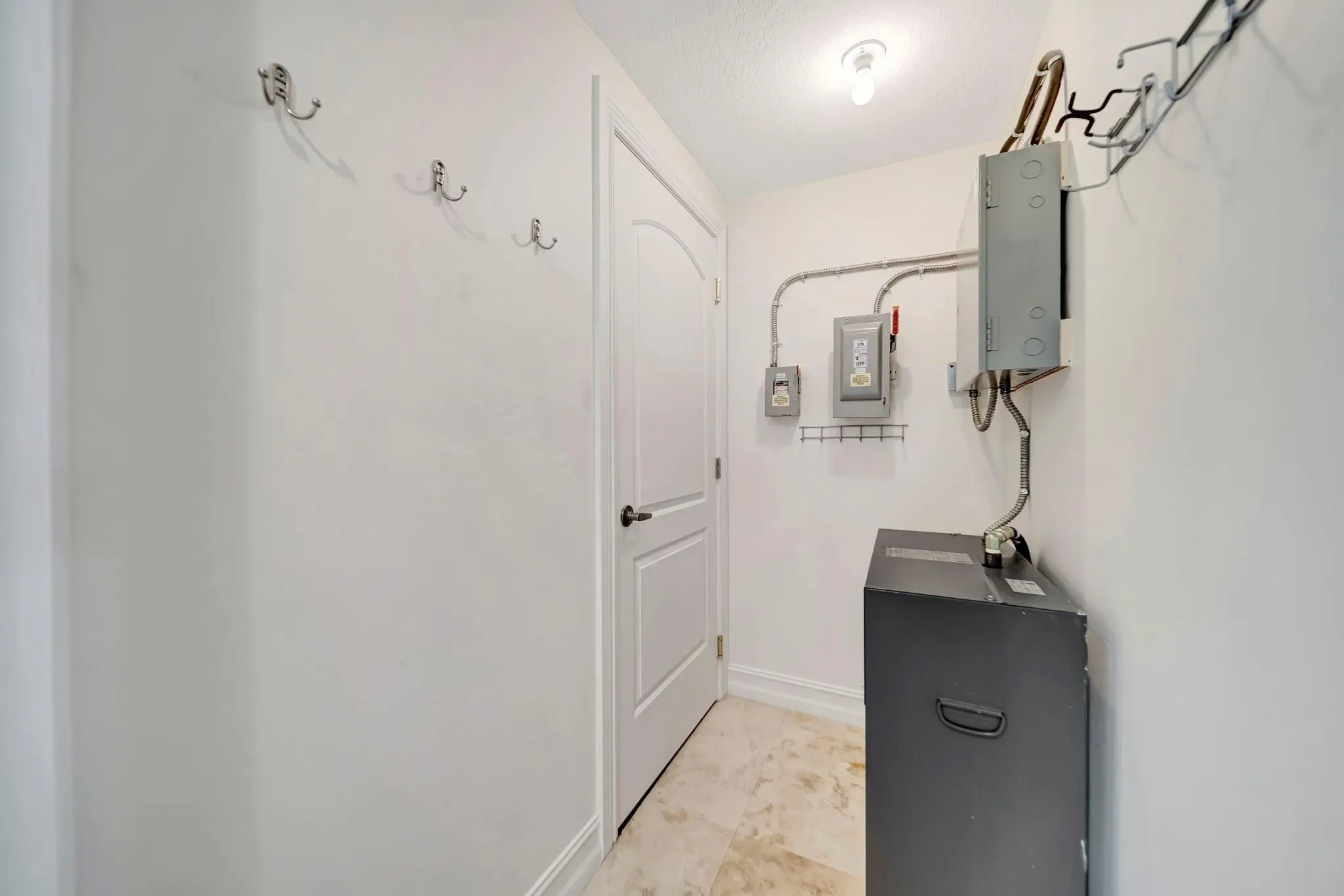 1368 BAYVIEW DR, Fort Lauderdale, Florida, United States. - Photo 23