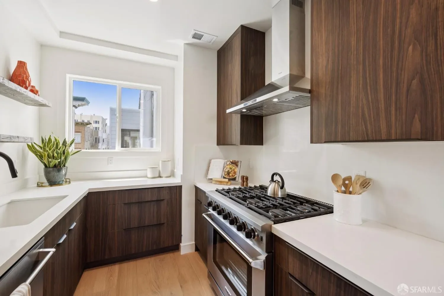 1234 Francisco Street 6, San Francisco, California, United States. - Photo 13
