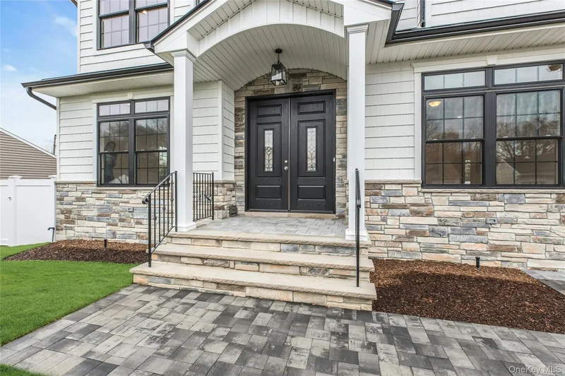 7 Sheridan Street, Old Bethpage, New York, United States. - Photo 10