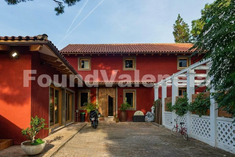 Exclusive Country Estateand Business In Betera Valencia