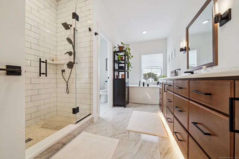 33 Enclave Drive, #33, Trumbull, CT, 06611, USA, Trumbull, Connecticut, United States. - Photo 17