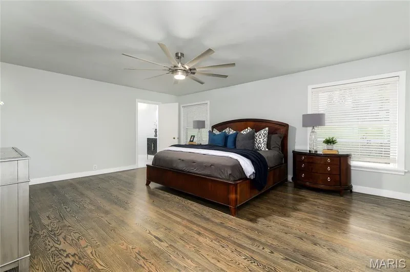 18 Country Aire Drive, St Louis, MO 63131, Town and Country, Missouri, United States. - Photo 32