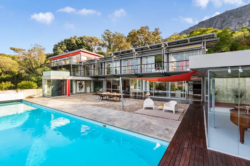 Contemporary Home in Hout Bay Valley – A Luxurious Lifestyle Awaits