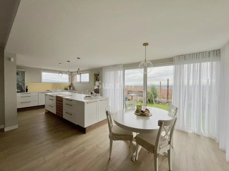 Exceptional villa in the heart of the vineyards