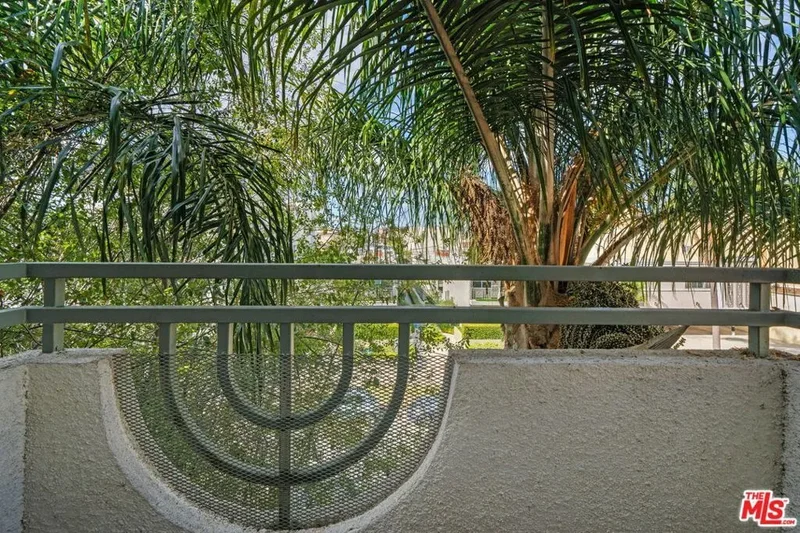 11822 Goshen Avenue 301, Los Angeles, California, United States. - Photo 22