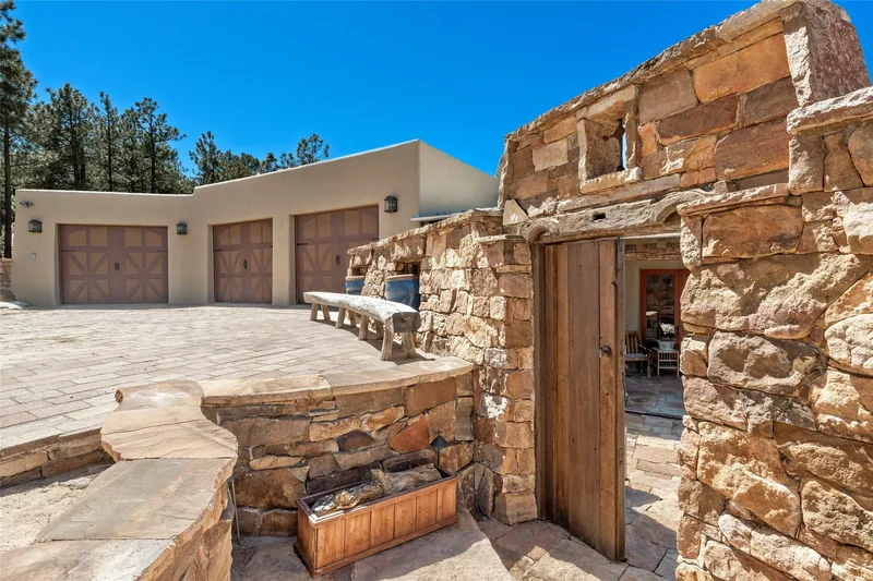 196 Overlook Road, Santa Fe, NM 87505, Santa Fe, New Mexico, United States. - Photo 33