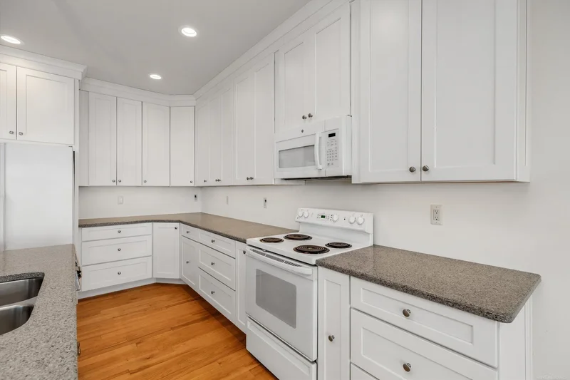 37580 Lakeshore, Harrison Twp, MI 48045, St. Clair Shores, Michigan, United States. - Photo 9