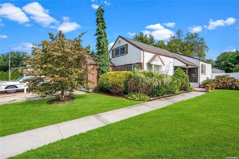 26 Seth Lane, Hicksville, New York, United States. - Photo 14