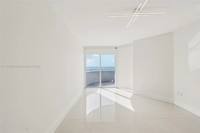 6301 Collins Ave 2203, Miami Beach, Florida, United States. - Photo 15