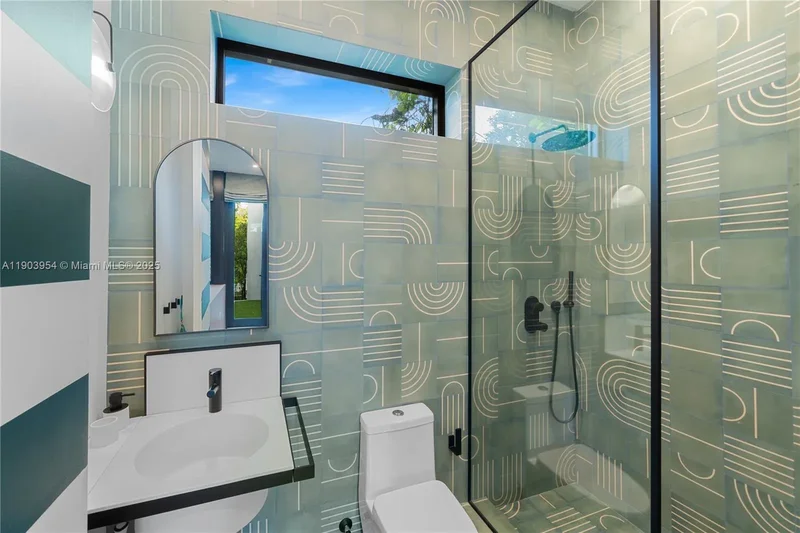 2053 N Bay Rd, Miami Beach, Florida, United States. - Photo 38