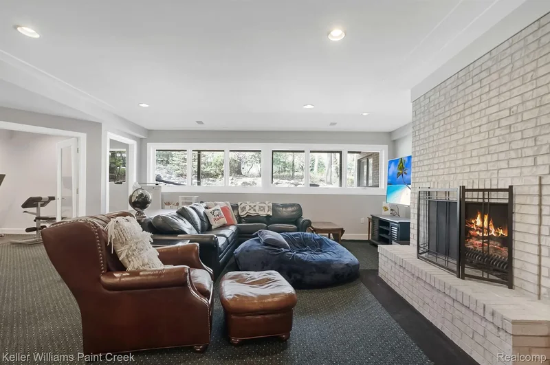 1865 Archers Pointe, Rochester Hills, MI 48306, Rochester, Michigan, United States. - Photo 32