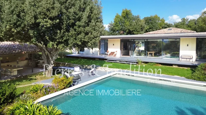 Apt, Provence-Alpes-Côte d'Azur, France. - Photo 11