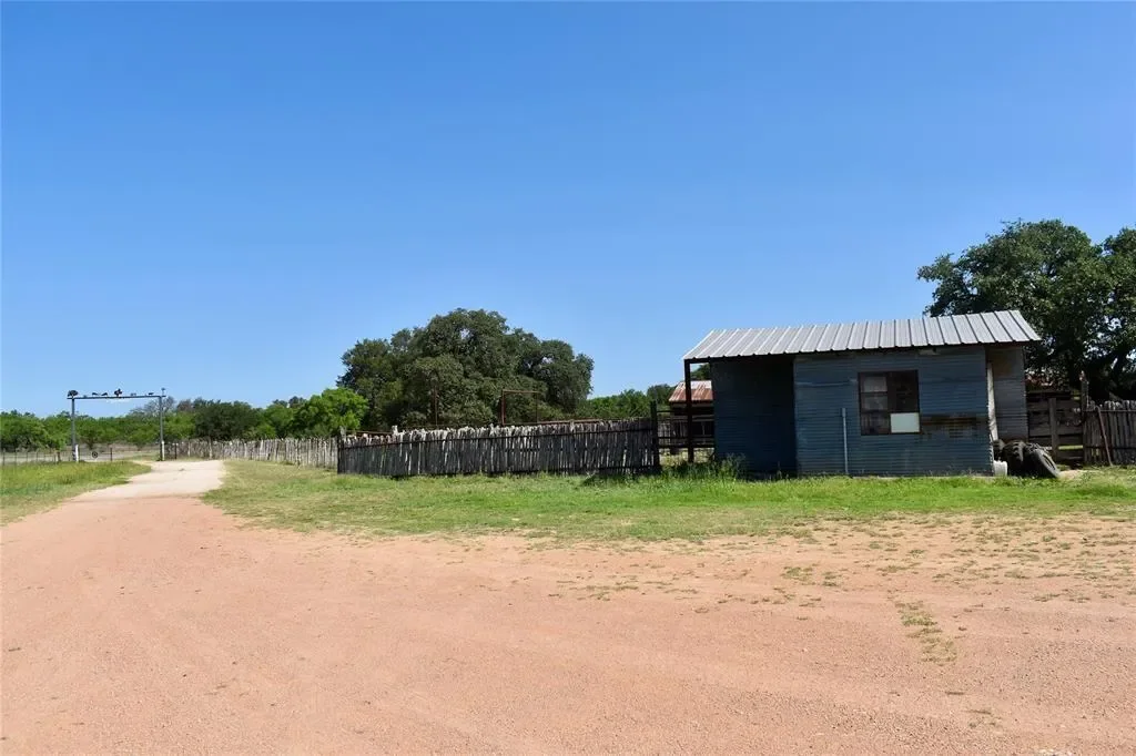 8228 US HWY 377, Rochelle, Texas, United States. - Photo 31