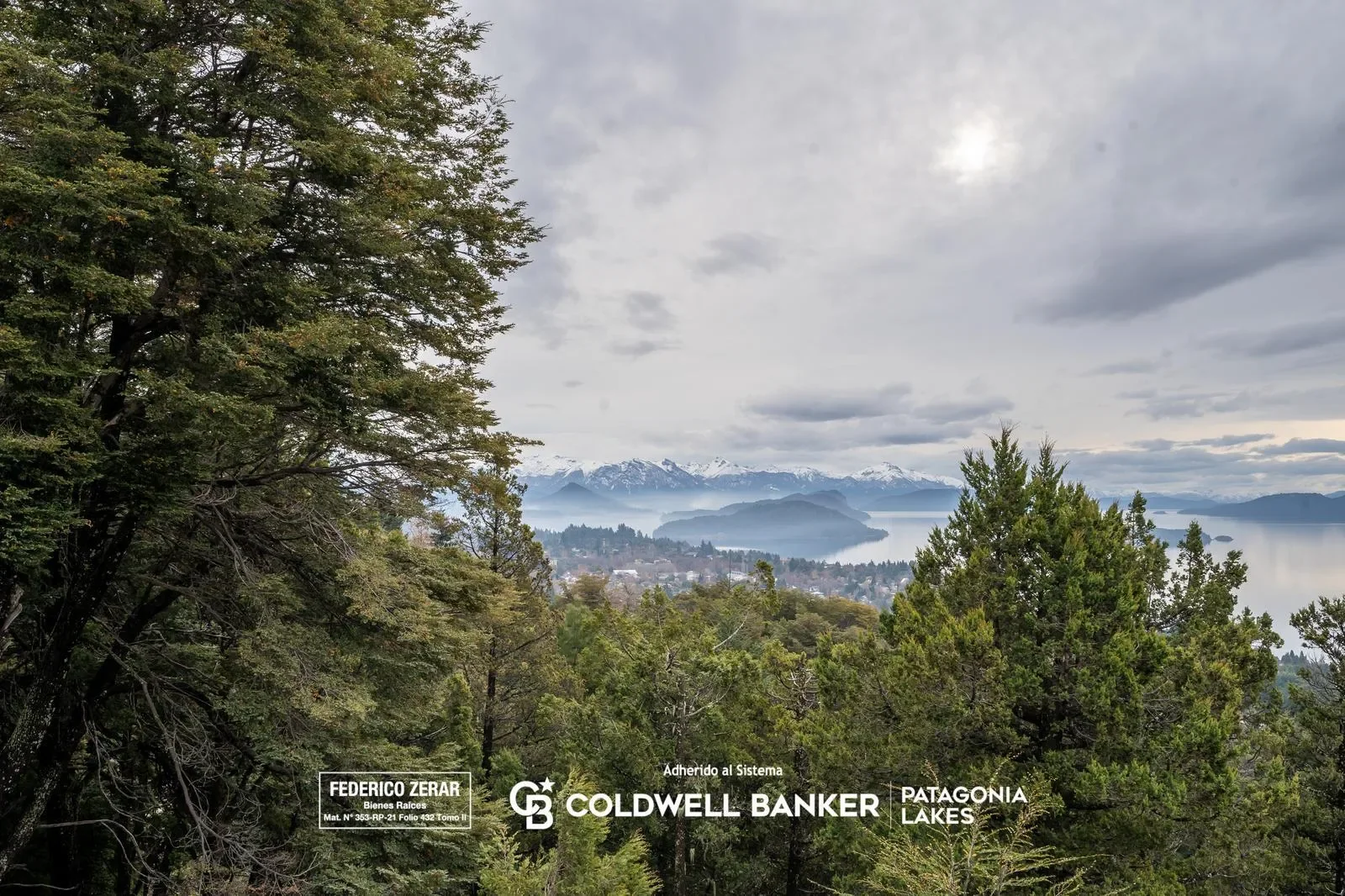 VENTA - Exclusiva casa de 8 ambientes, 5 dormitorios, 6 baños en barrio Las Vertientes, Bariloche, San Carlos de Bariloche, Río Negro, Argentina. - Photo 22