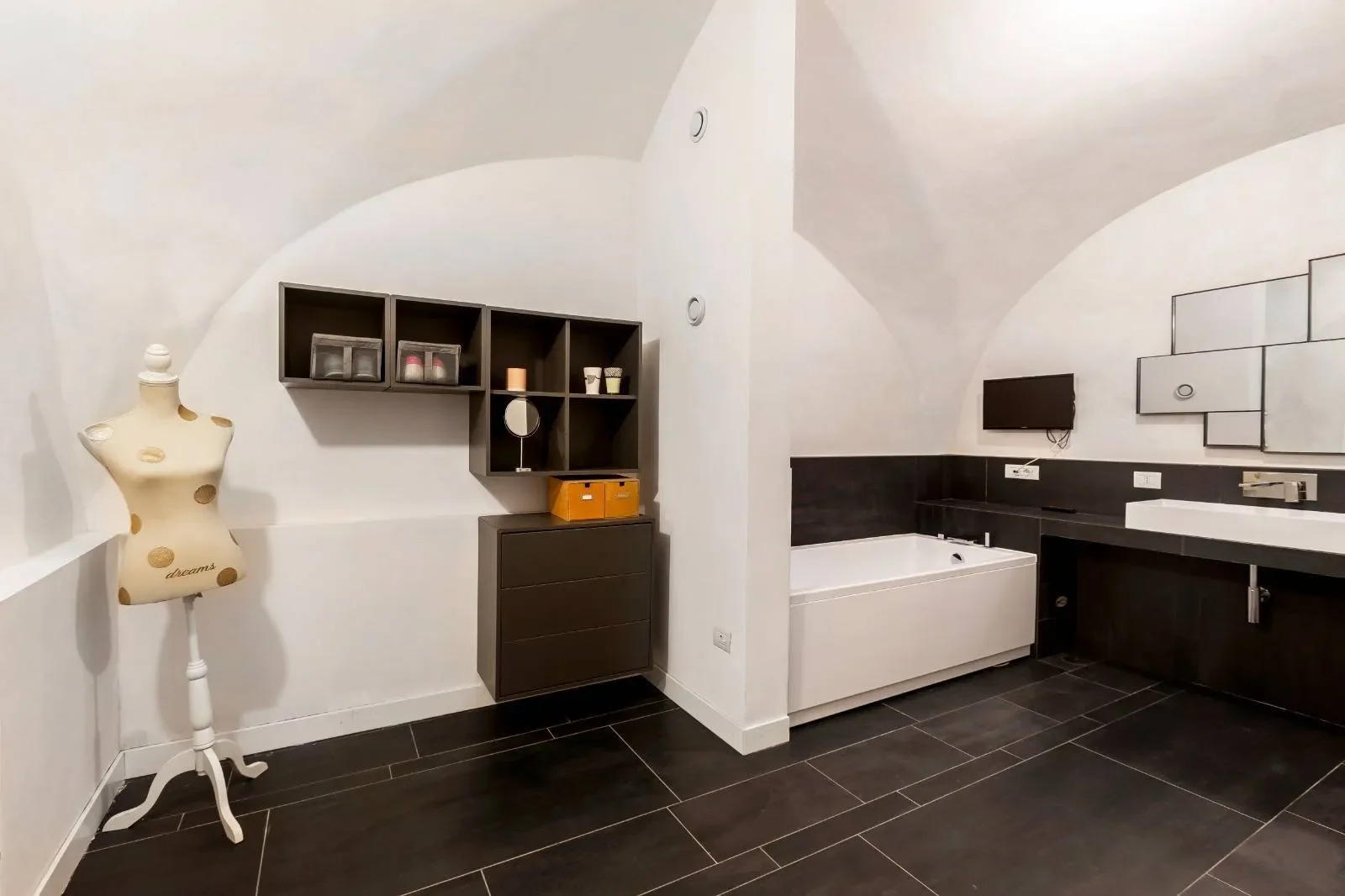 Gallery photo 12