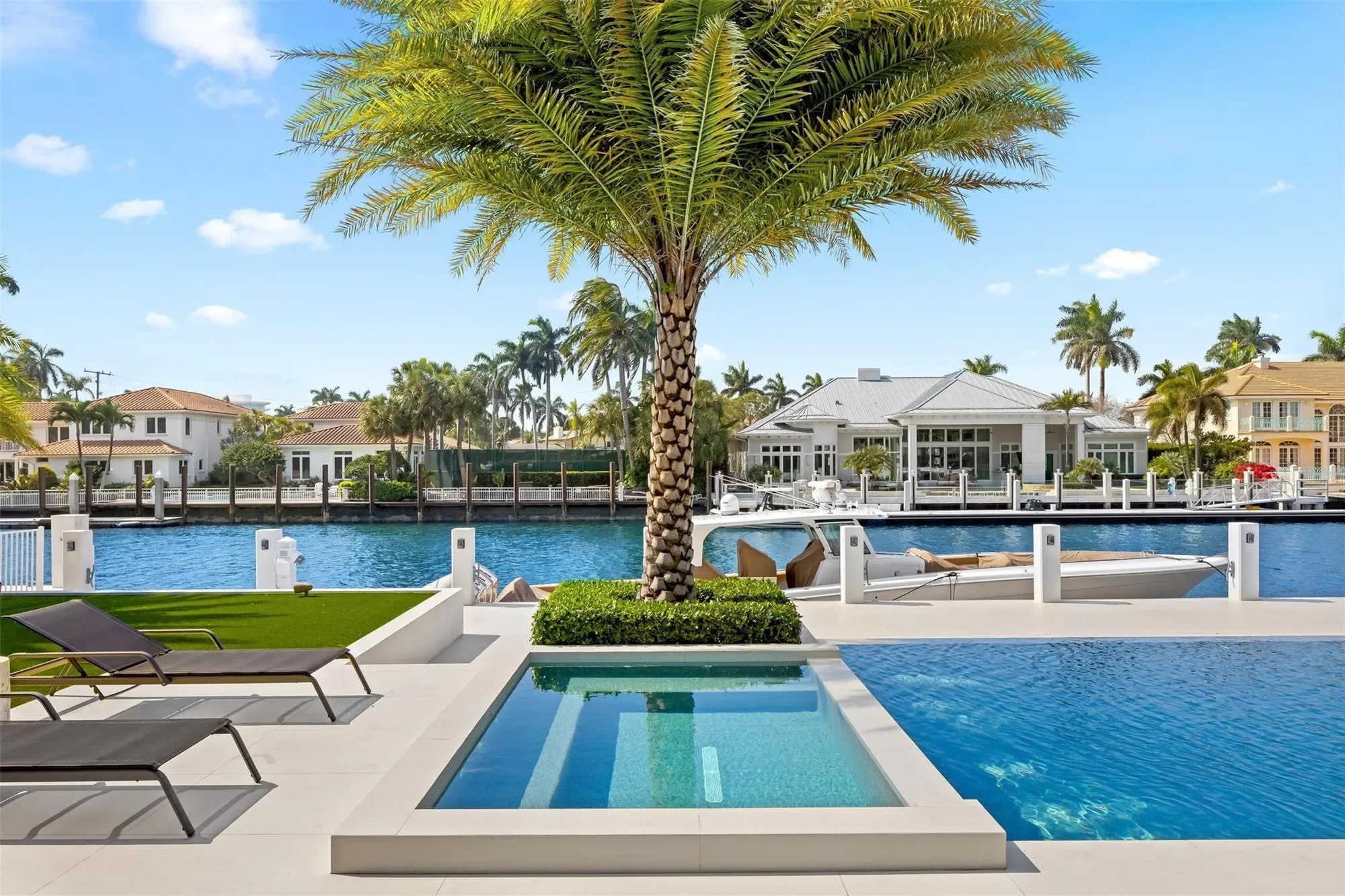 2520 Del Lago Dr, Fort Lauderdale, Florida, United States. - Photo 79