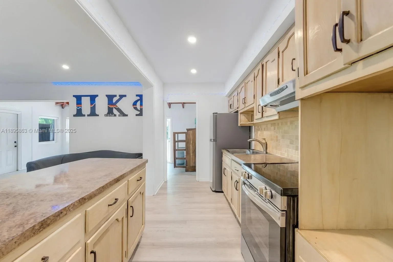 4801 University Dr, Coral Gables, Florida, United States. - Photo 12