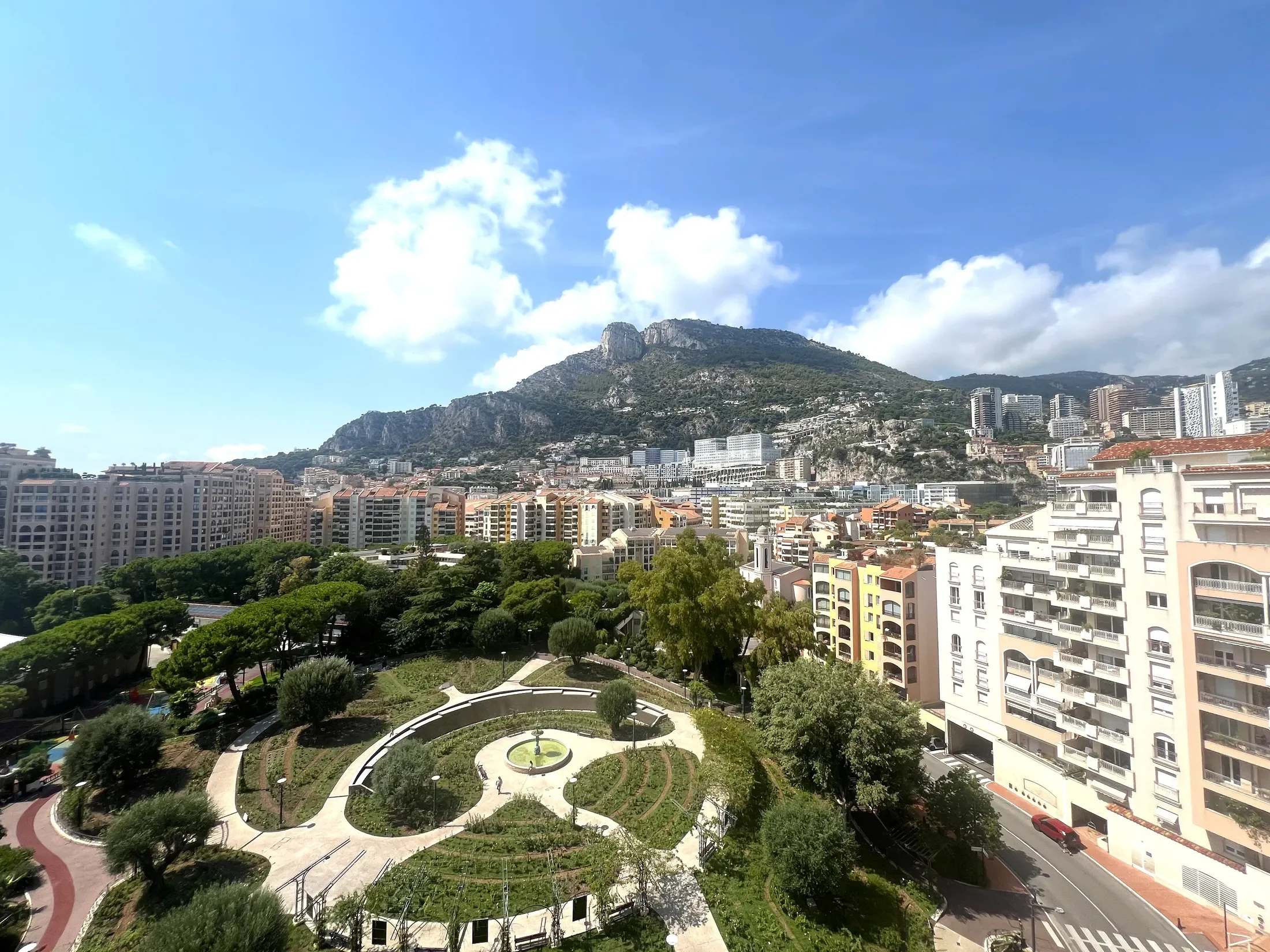 1 BEDROOM OVERLOOKING LA GRANDE BLEUE IN FONTVIEILLE