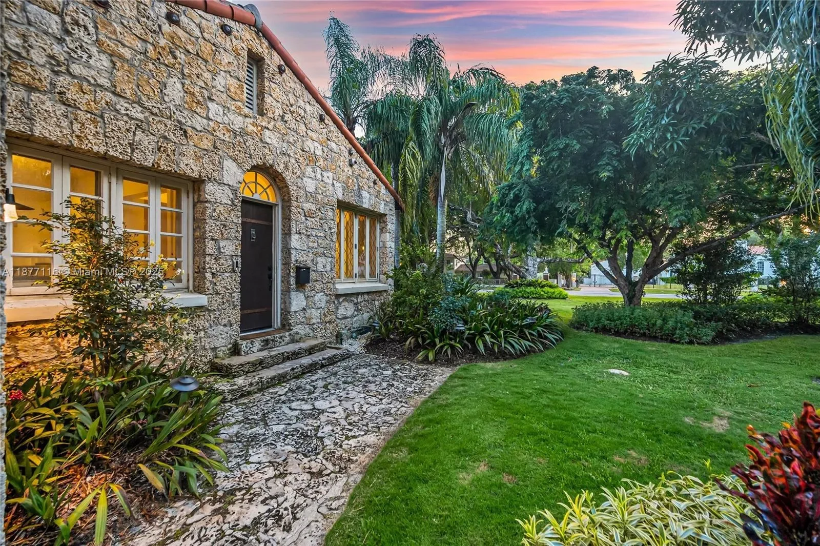 3903 Granada Blvd, Coral Gables, Florida, United States. - Photo 36
