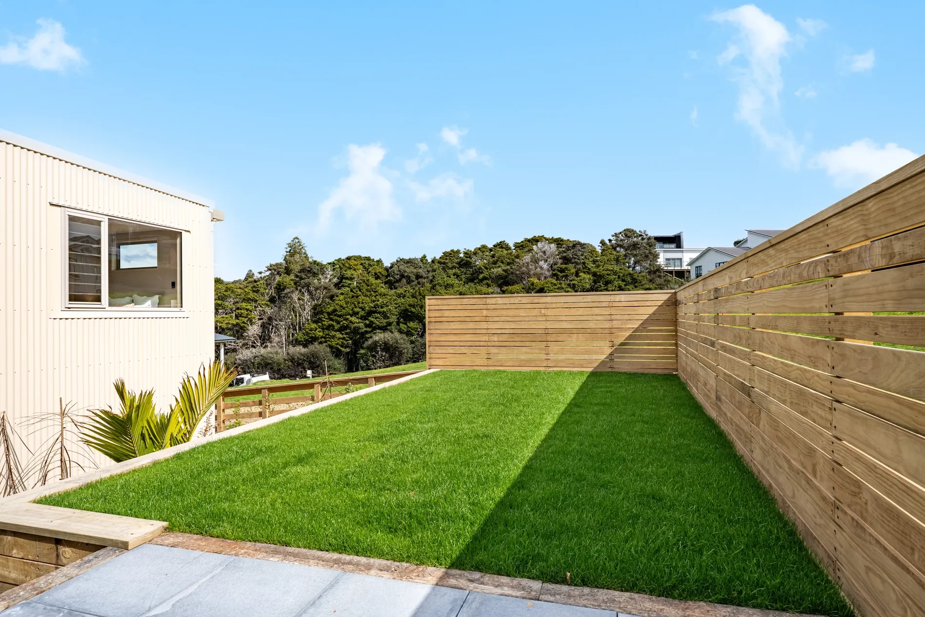 Exterior photo 5